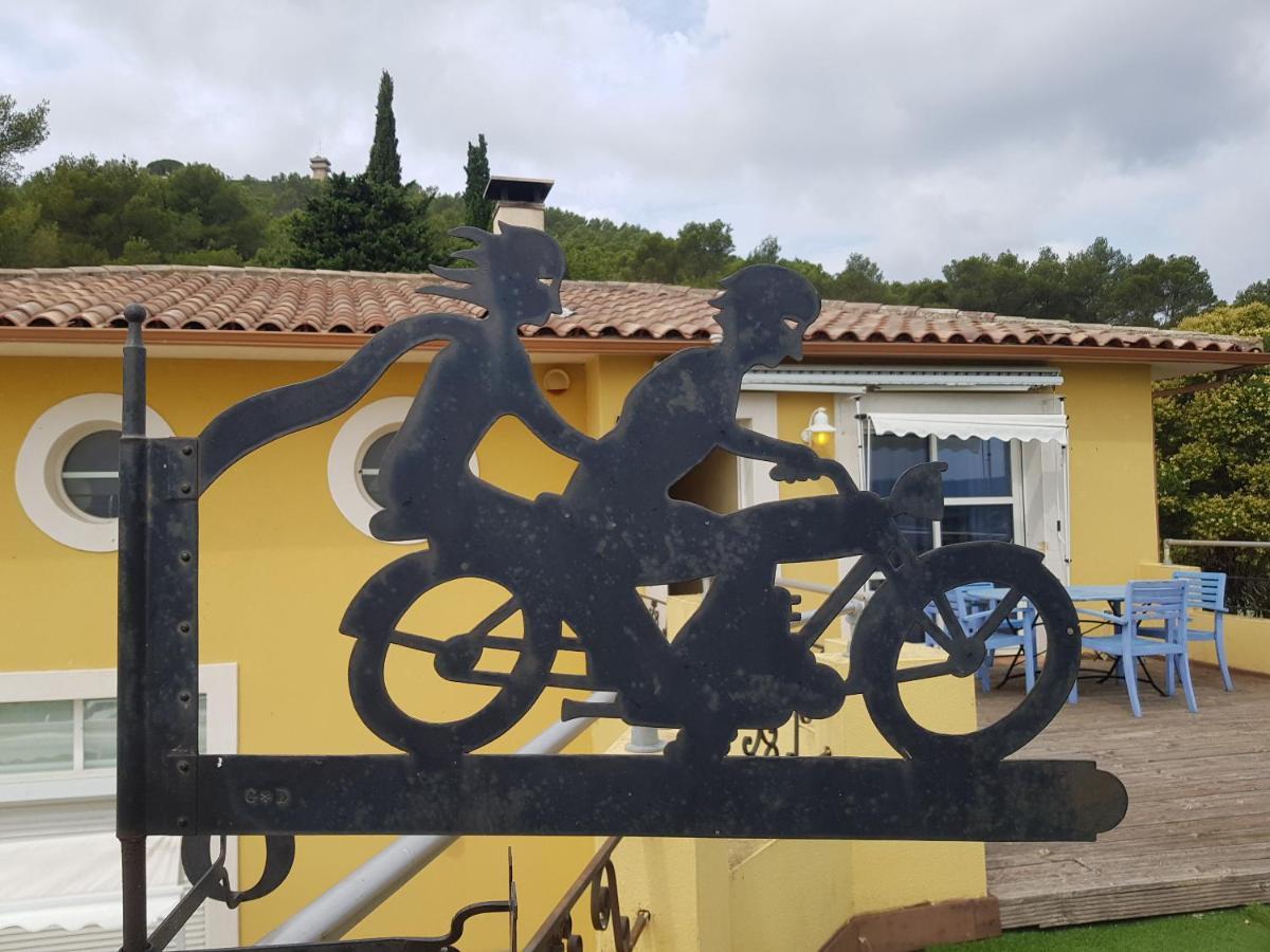 La Croisee Des Chemins Bed & Breakfast