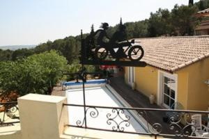 Bed & Breakfast La Croisee Des Chemins Calvisson